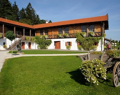 Otel Hartl Resort Gutshof Brunnwies (Haarbach, Almanya)