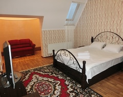 Hotel Приватна садиба Фортеця Малехів (Lviv, Ukraine)