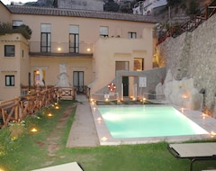 Otel Amalfi Resort (Amalfi, İtalya)