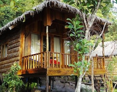 Khách sạn White Beach Bungalows at Koh Rong Island (Sihanoukville, Campuchia)