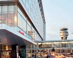 Montreal Airport Marriott In-Terminal Hotel (Dorval, Canada)