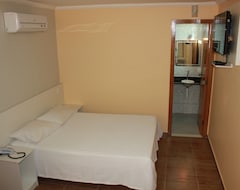 Khách sạn OYO Campos Gerais Hotel (Belo Horizonte, Brazil)