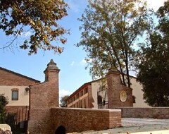 Otel Corte Della Rocca Bassa (Nogarole Rocca, İtalya)