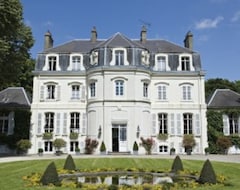 Hotel Chateau Clery (Hesdin-l'Abbé, Fransa)