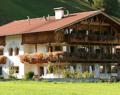 Hotel Pension Margretenhof (Fulpmes, Austria)