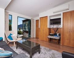 Entire House / Apartment Lake Terrace Queenstown Holiday Unit (Queenstown, New Zealand)