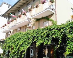 Khách sạn Simon (Rimini, Ý)