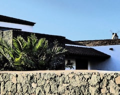Hele huset/lejligheden Stylish 4 Bedroom Villa With Heated Pool, Swim Jets,wifi, & One Bed Apartment. (La Oliva, Spanien)
