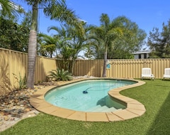 Toàn bộ căn nhà/căn hộ Family Friendly House With Pool & Aircon (Caboolture, Úc)