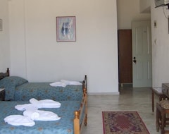 Hotel Thendraki Rooms (Marathokampos, Greece)