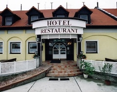Robinson Hotel & Restaurant (Győr, Macaristan)