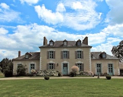 Hotel Chateau Du Pin (La Nouaye, France)