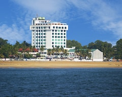 Hotel The Quilon Beach & Convention Center (Kollam, India)