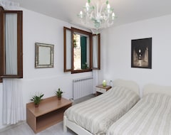 Bed & Breakfast Ca' Del Pomo Grana' Al Roman (Murano, Italia)