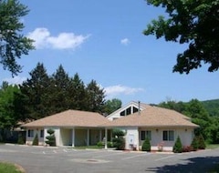 Khách sạn Rocky River Inn (New Milford, Hoa Kỳ)