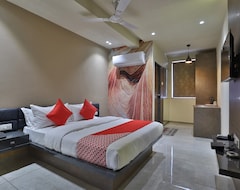 OYO 30072 Hotel Lotus Inn (Rajkot, Indija)