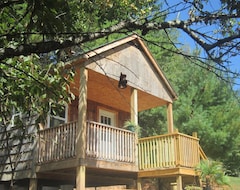 Entire House / Apartment Cabin Built For Two!!  A Cozy Space Designed To Compliment The Details. (Mountain City, USA)