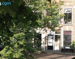Toàn bộ căn nhà/căn hộ Bed In De Binnenstad  Bed Downtown (Leeuwarden, Hà Lan)