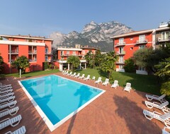 Khách sạn Brione Green Resort (Riva del Garda, Ý)