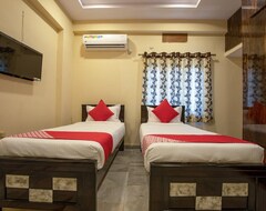 Khách sạn OYO 13550 Hotel Pushpa Grand (Hyderabad, Ấn Độ)