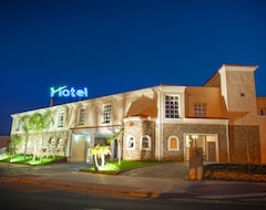 Hotel LuVe (San Antonio de Benagéber, España)