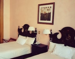Khách sạn Hotel&Suites San Miguel (Morelia, Mexico)