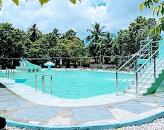 Hotel Cadaya Resorts (Santa Cruz, Philippines)