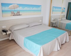Huoneistohotelli Apartamentos Playa Moreia (S'Illot, Espanja)