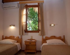 Hotelli Baha Ammes Appartments (Svoronata, Kreikka)