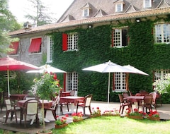 Hotel Logis - La Charmille (Antonne-et-Trigonant, Francia)
