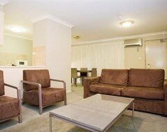 Hotel Pinnacle Apartments (Canberra, Australia)