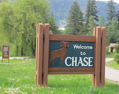 Khách sạn Chase Country Inn (Chase, Canada)