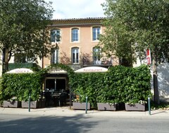 Logis Hotel Restaurant La Farigoule (Sainte-Cécile-les-Vignes, Francia)