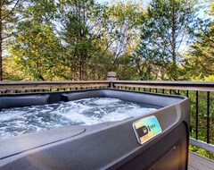 Hele huset/lejligheden Natures Retreat Award Winner - King Beds - Pool - Dog Friendly - Private Deck (Hollister, USA)