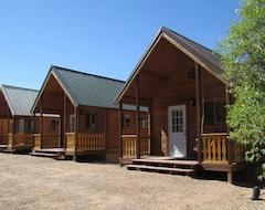 Otel Katie's Cozy Cabins (Tombstone, ABD)