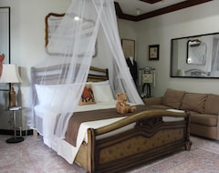 Hotel The Wilsons Shangri-La (Dumaguete City, Filipini)