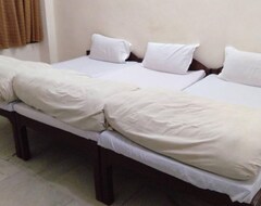 Hotel Ashraya Kanak Dhara (Mathura, India)
