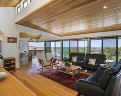 Hele huset/lejligheden Elevated Views Over Burrill Lake (Ulladulla, Australien)