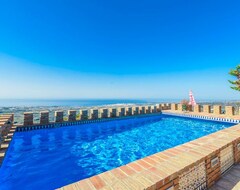 Hele huset/lejligheden Holiday Home Near The Beach With Impressive Pool And Sea Views (Vélez-Málaga, Spanien)
