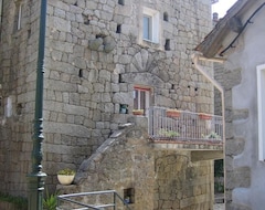 Toàn bộ căn nhà/căn hộ Fortified House In The Heart Of A Village In Southern Corsica (Guargualé, Pháp)