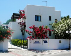 Khách sạn Hotel Eva Suites (Agia Marina, Hy Lạp)