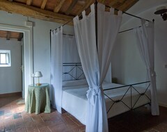 Hotel Antico Casale Di Monte Gualandro (Tuoro sul Trasimeno, Italy)