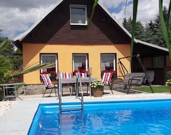 Koko talo/asunto Holiday Home With Pool (Zwönitz, Saksa)