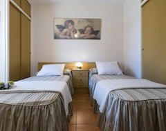 Hotel Oasis (Sitges, Spanien)