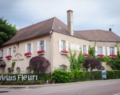 Hotelli Logis Le Relais Fleuri (Avallon, Ranska)