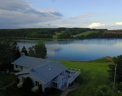 Hele huset/lejligheden Luxurious Waterfront Home - New Listing, New Owners, New Contents (Cavendish, Canada)