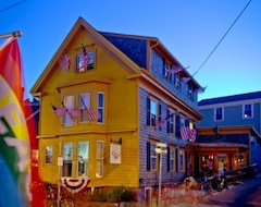 Hotel Crew'S Quarters Boarding House - Caters To Men (Provincetown, Sjedinjene Američke Države)