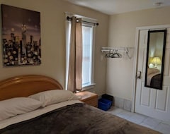 Tüm Ev/Apart Daire Close To Clifton Hill, Casino And Niagara Falls And With Kitchen For 6 Guest Up Stairs And Main Floor 8 (Niyagara Şelalesi, Kanada)