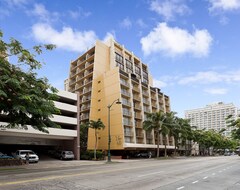 فندق King Bed Suite - Simple Comfort At The Bamboo Hotel A Central Waikiki Oasis (هونولولو, الولايات المتحدة الأمريكية)