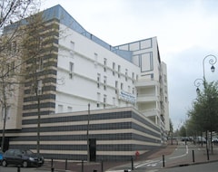 Otel Résidence Séréna (Saint-Germain-en-Laye, Fransa)